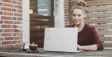 Online telehealth woman using computer